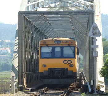 Infraestruturas de Portugal rehabilitar los puentes metlicos de la lnea del Mio