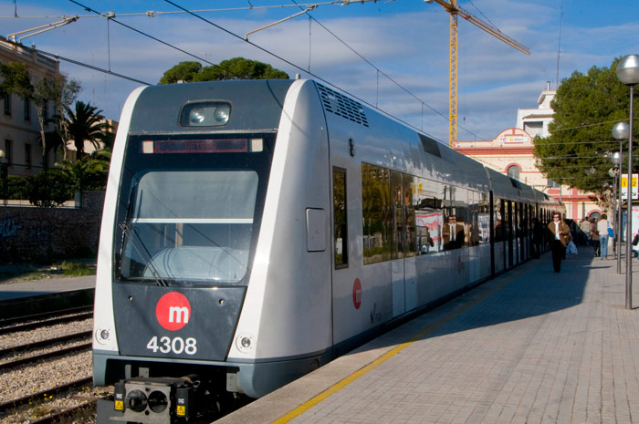 Metrovalencia: Serie 4.300. Tren elctrico de Vossloh. Dotacin: 55 unidades desde 2007. Circulan en la L-1 y L-5