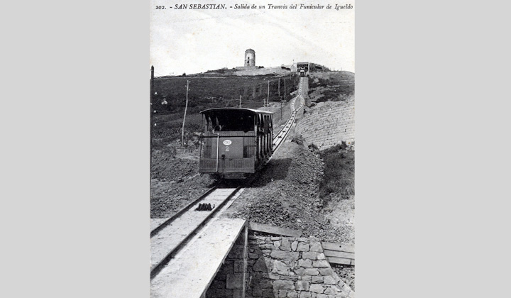 Vistas del funicular de Igueldo en sus primeros aos de servicio.