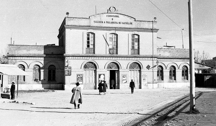Valencia, fachada de la antigua estacin de Jess, punto de origen del ferrocarril a Castell de la Ribera. Fotografa de Juan Bautista Cabrera.