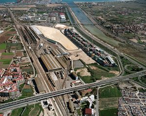 Acuerdo para impulsar el desarrollo del centro logstico intermodal de Valencia Fuente de San Luis