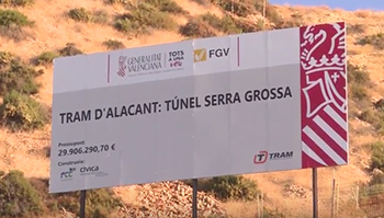En marcha la instalacin de la plataforma en el tnel de Serra Grossa del Tram de Alicante
