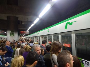 Los usuarios califican con un notable alto el servicio de Metro de Sevilla