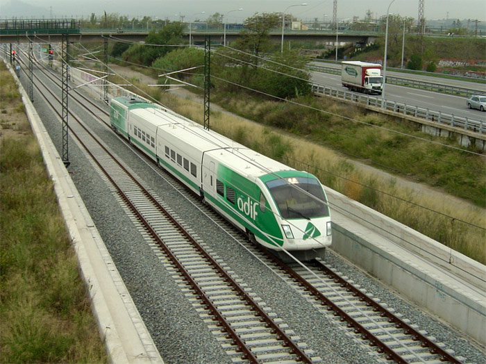 Tren en pruebas en la lnea de alta velocidad Barcelona - Vilafant. Foto: Marc Llins Pons