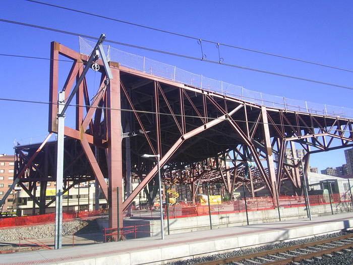 La cubierta de la nueva estacin forma parte de la estructura general que incluir tambin la futura estacin de autobuses 